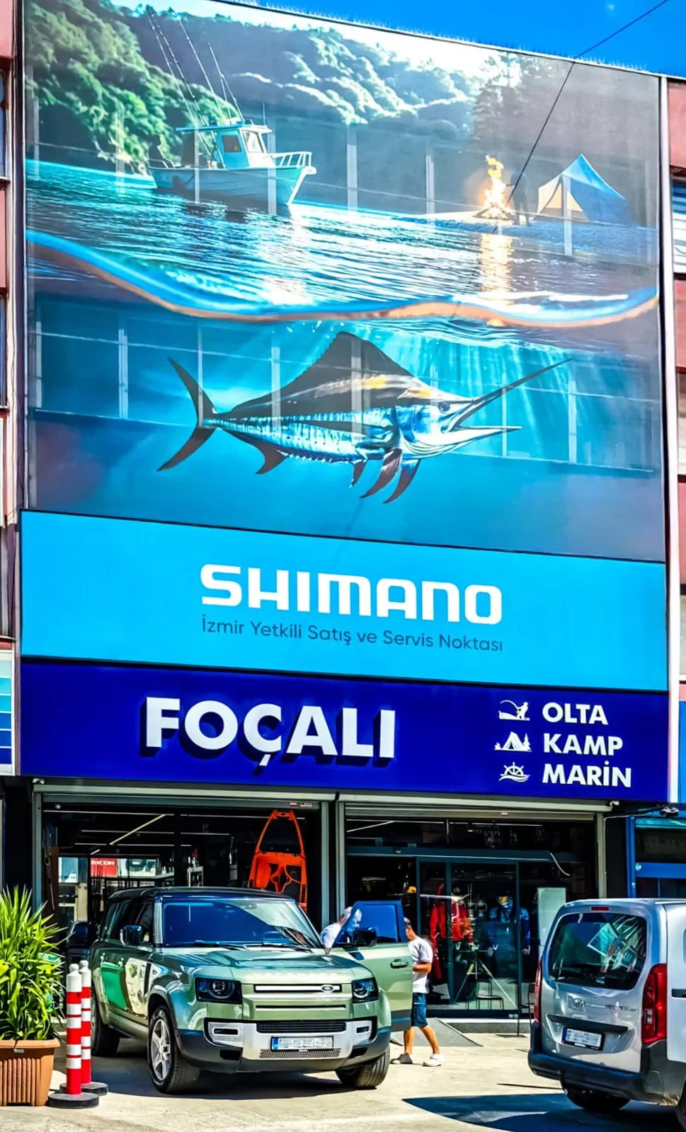 Foçalı Av storefront and Shimano authorized dealer sign in İzmir